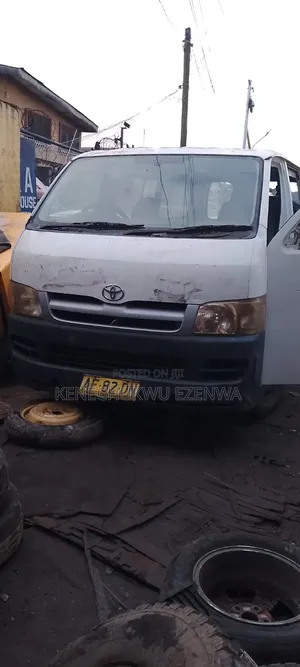 Toyota HiAce 2012 White