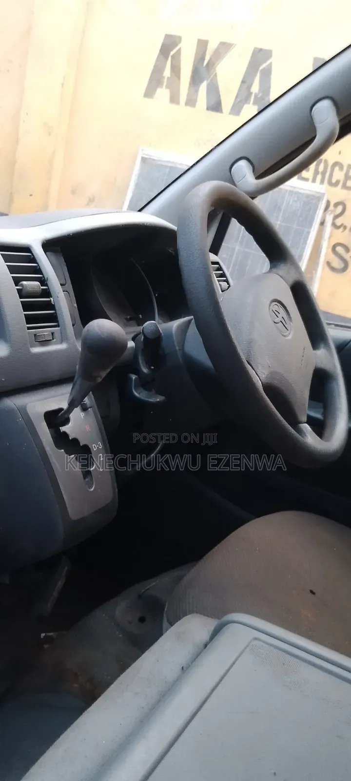 Toyota HiAce 2012 White