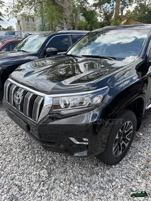 Toyota Land Cruiser Prado 2017 Black