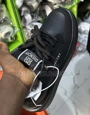 GIVENCHY High Sole Sneakers - UNISEX