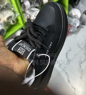 GIVENCHY High Sole Sneakers - UNISEX