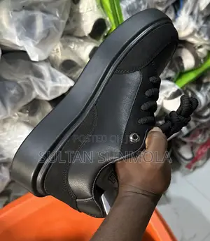 GIVENCHY High Sole Sneakers - UNISEX