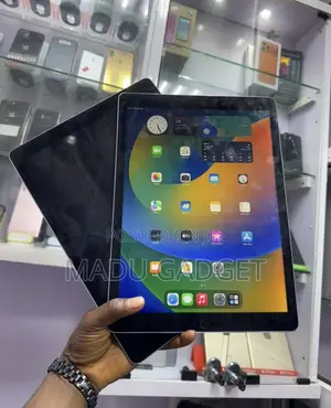 Apple iPad Pro 12.9  (2015) 32 GB Gray