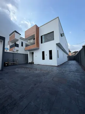 5bdrm Duplex in Oke'Badan Estate for sale