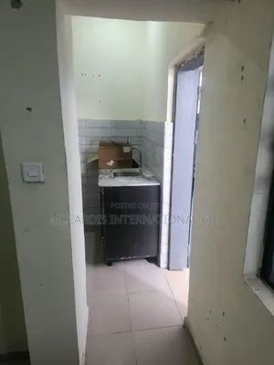1bdrm Apartment in Otunba Yomi Oshikoya, Lekki Phase 1 for rent