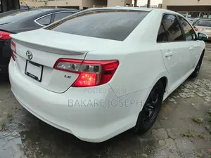 Toyota Camry LE 4dr Sedan (2.5L 4cyl 6A) 2012 White