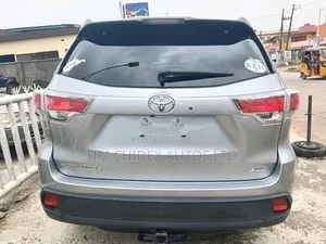 Toyota Highlander XLE V6 4x4 (3.5L 6cyl 6A) 2016 Silver
