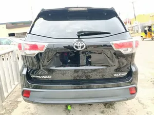 Toyota Highlander XLE V6 4x4 (3.5L 6cyl 6A) 2016 Black