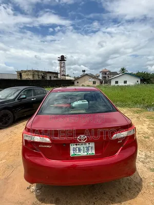 Toyota Camry SE 4dr Sedan (2.5L 4cyl 6A) 2013 Red