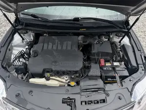 Toyota Avalon XLE Premium Sedan FWD (3.5L 6cyl 6A) 2013 Silver