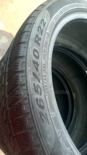 Tires 265/ 40 R 22