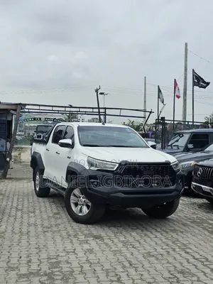 Toyota Hilux 2020 White