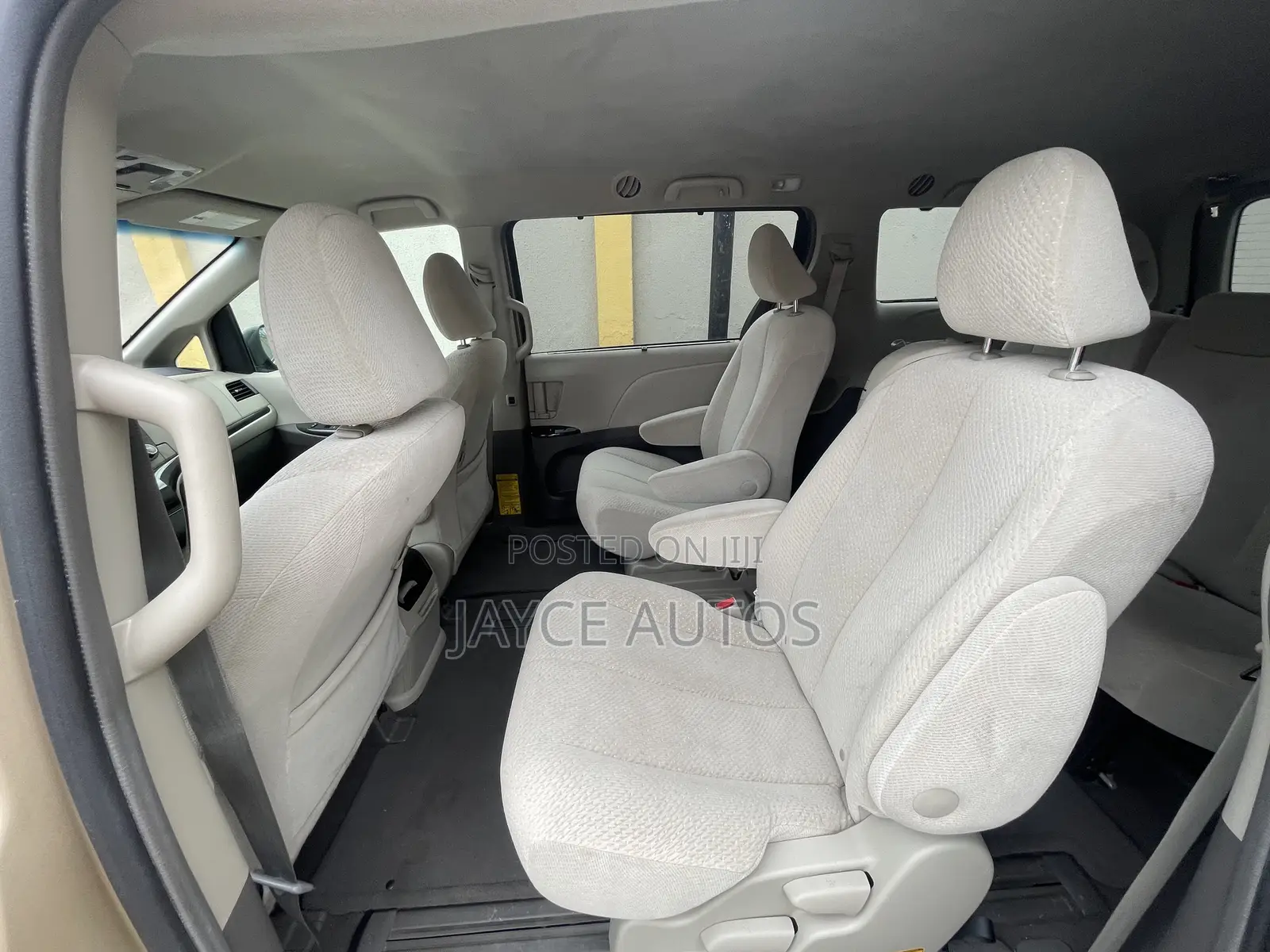 Toyota Sienna 2011 Gold