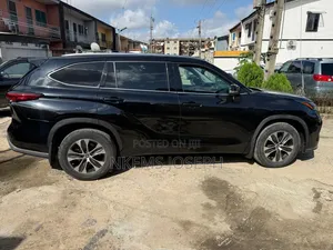 Toyota Highlander XLE 2021 Black