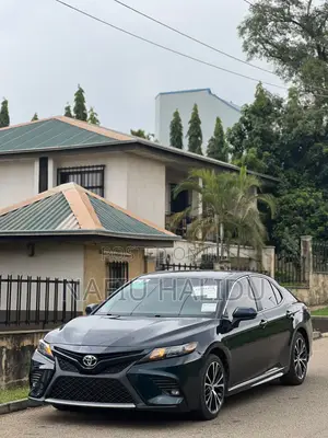 Toyota Camry 2019 Blue