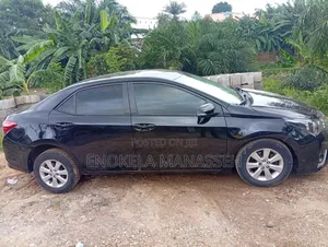 Toyota Corolla LE Eco 4dr Sedan (1.8L 4cyl CVT) 2015 Black
