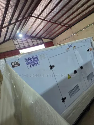 Heavy-Duty Sp250kva Perkins Diesel Soundproof Generator 2years Wty