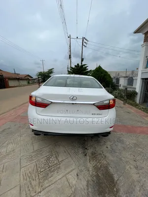 Lexus ES 350 FWD 2015 White