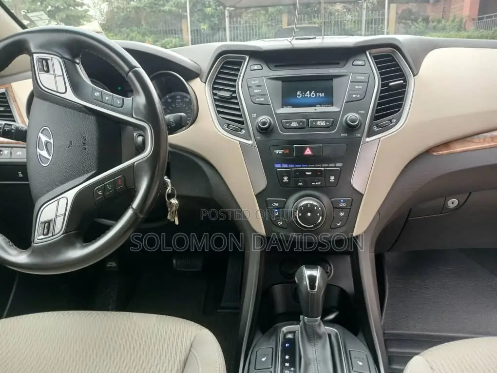 Hyundai Santa Fe 2014 White