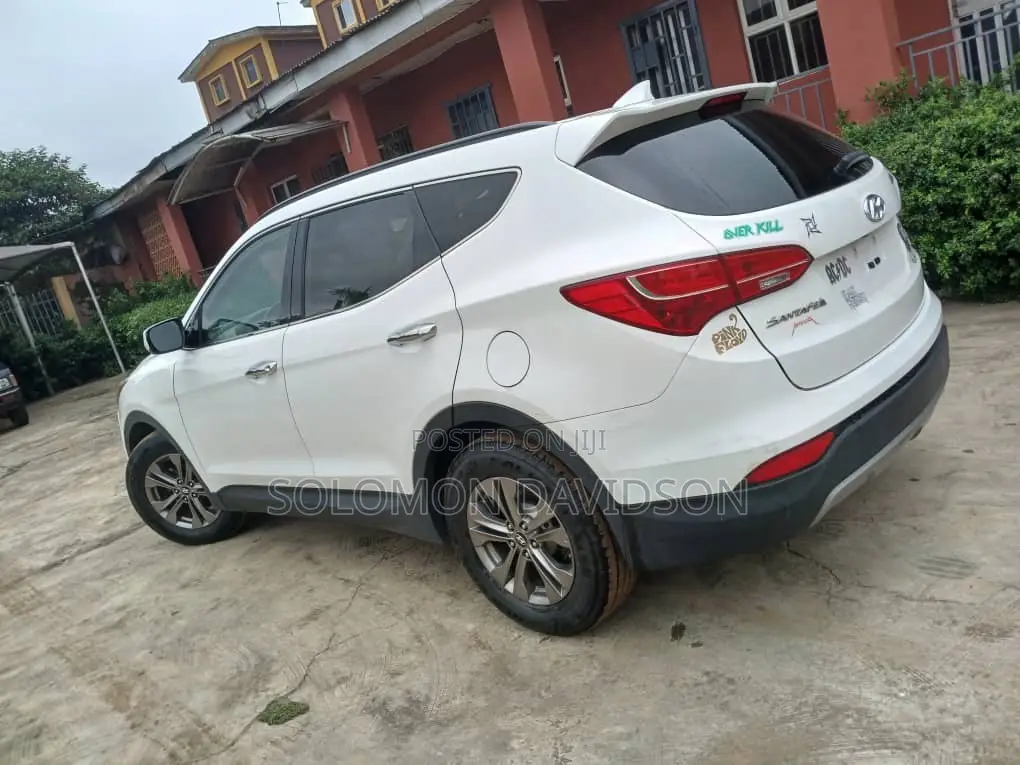 Hyundai Santa Fe 2014 White