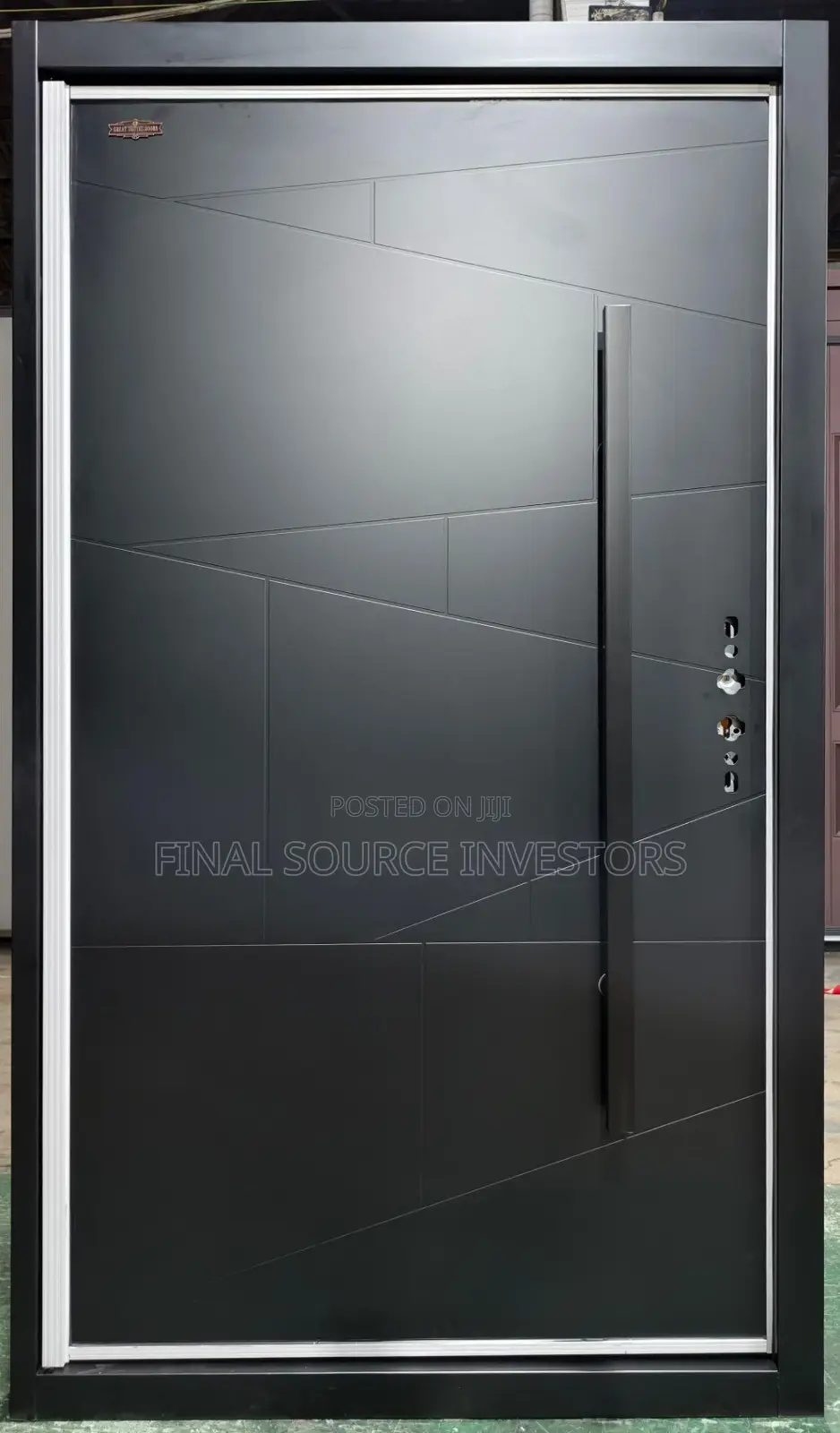 Quality Pivot Door With Smartlock