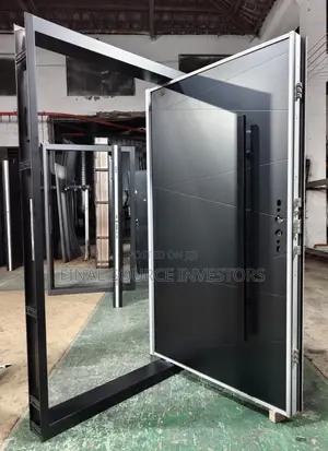 Quality Pivot Door With Smartlock