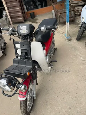 Honda CB 2025 Red