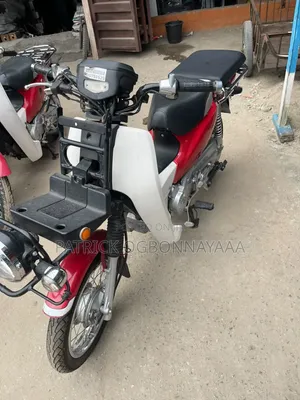 Honda CB 2025 Red