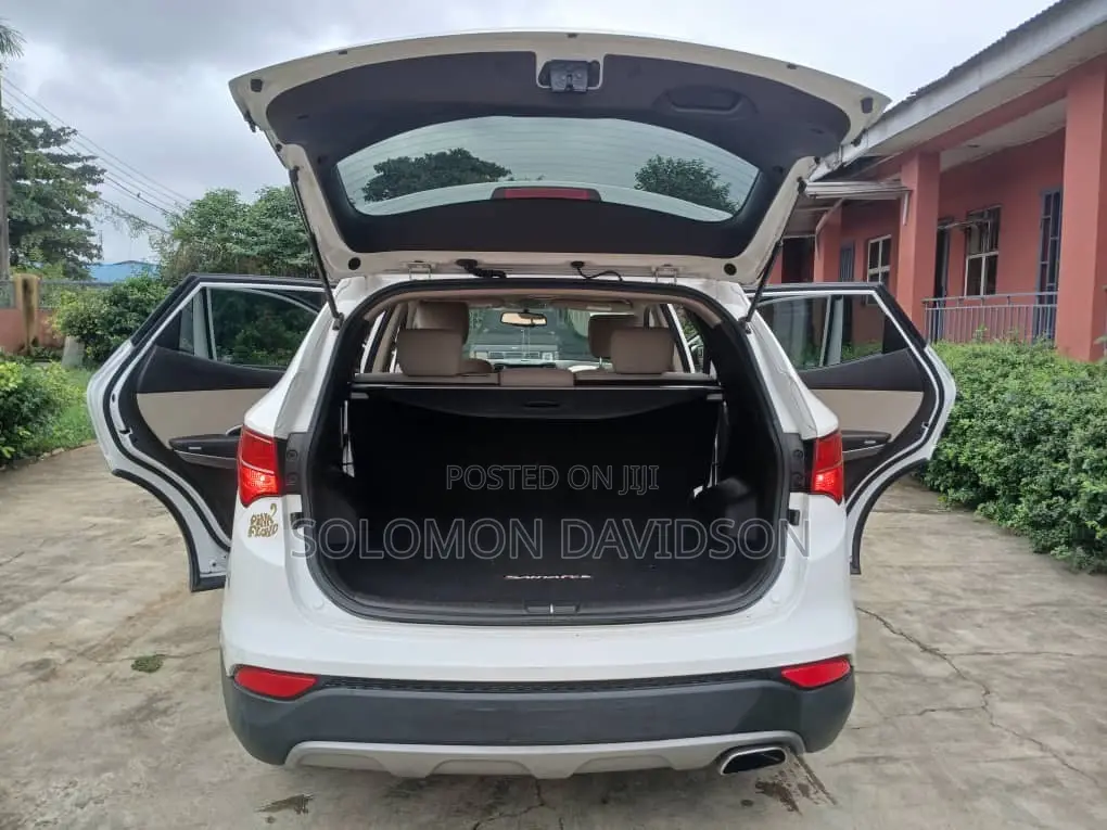 Hyundai Santa Fe 2014 White