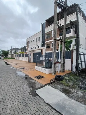 Furnished 2bdrm Block of Flats in Gated And Secured, Lekki Phase 1
