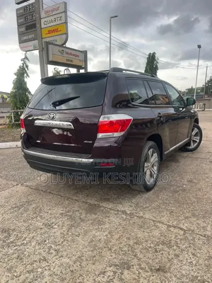 Toyota Highlander 2011 Burgundy