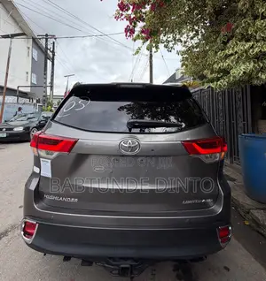 Toyota Highlander Limited 4dr SUV AWD (3.5L 6cyl 6A) 2015 Gray