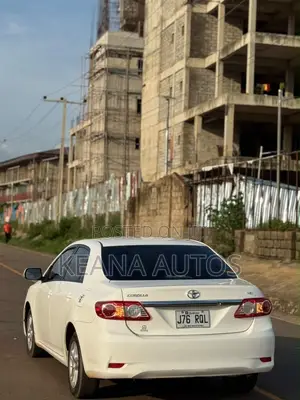 Toyota Corolla LE 4dr Sedan (1.8L 4cyl 4A) 2011