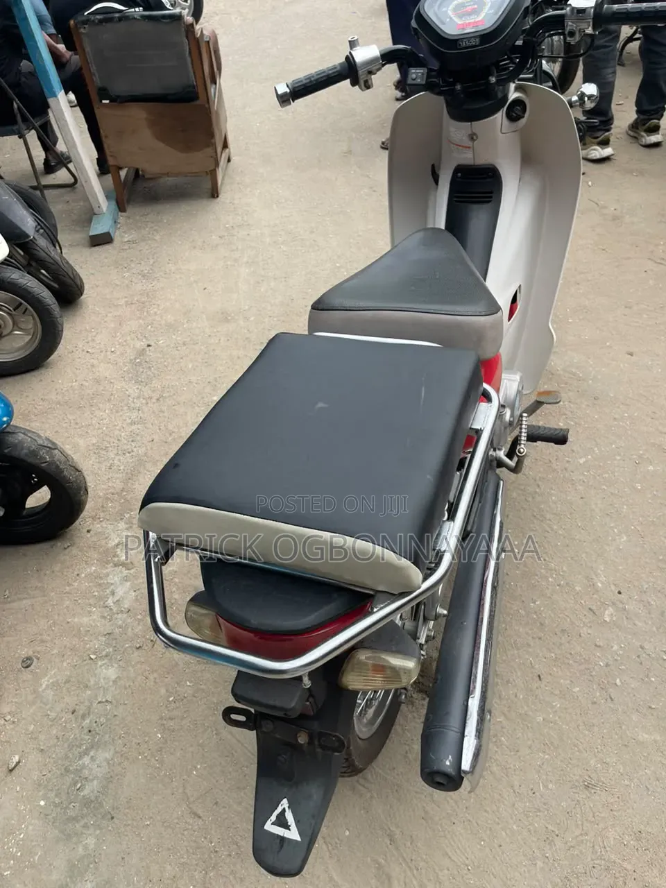 Honda CB 2025 Red