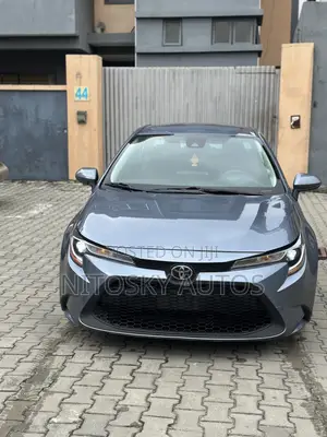 Toyota Corolla LE 2021 Blue
