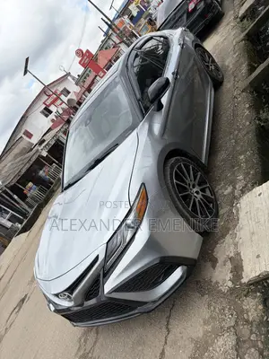 Toyota Camry 2019