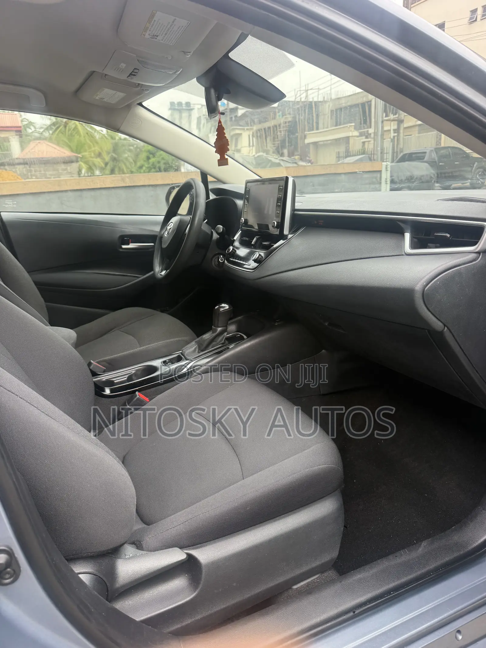Toyota Corolla LE 2021 Blue