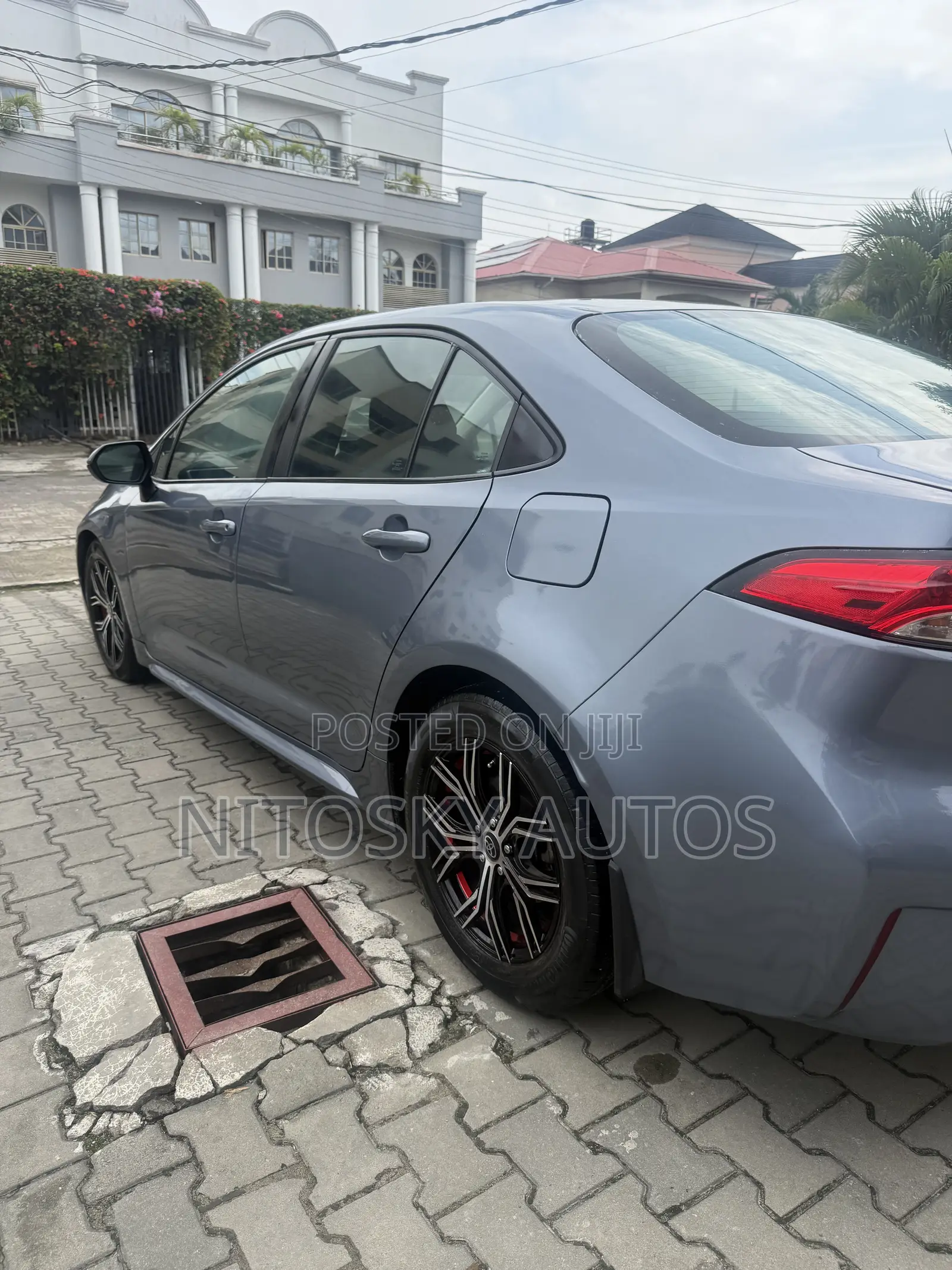 Toyota Corolla LE 2021 Blue