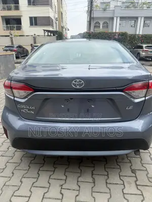 Toyota Corolla LE 2021 Blue