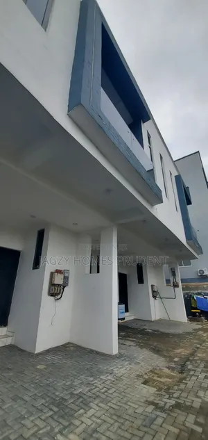 4bdrm Duplex in Victoria Bay, Lekki Expressway for rent