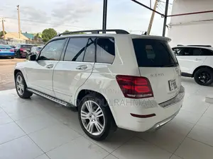 Mercedes-Benz GLK-Class Base GLK 350 4dr AWD 4MATIC (3.5L 6cyl 7A) 2015