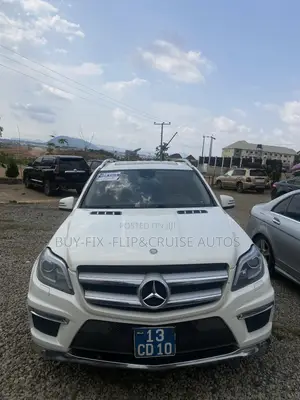 Mercedes-Benz GL-Class GL550 4MATIC 4dr SUV AWD (4.7L 8cyl Turbo 7A)