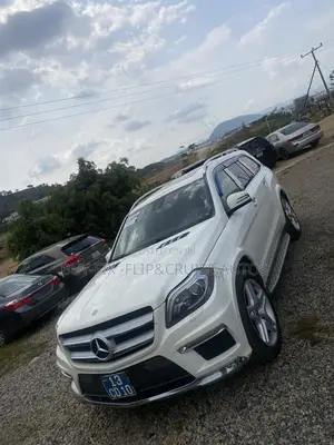 Mercedes-Benz GL-Class GL550 4MATIC 4dr SUV AWD (4.7L 8cyl Turbo 7A)