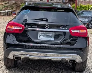 Mercedes-Benz GLA-Class 2016 Black
