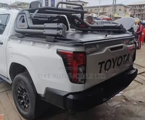 Hilux Boot Cover 2025 Rolling and Iron TRD