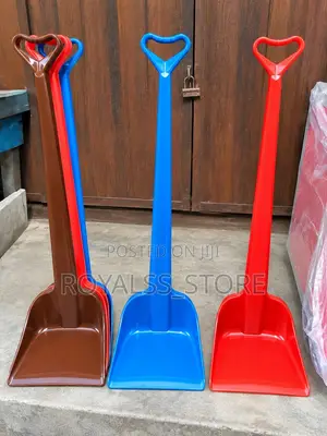 Long-Handled Heavy-Duty Plastic Dustpan ( Packer)
