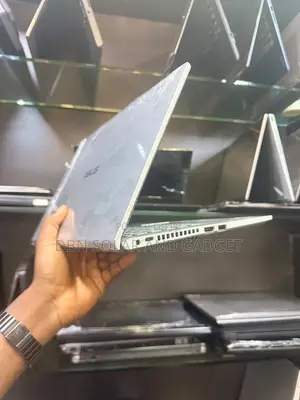 Laptop Asus Vivobook 14 4GB SSD 128GB
