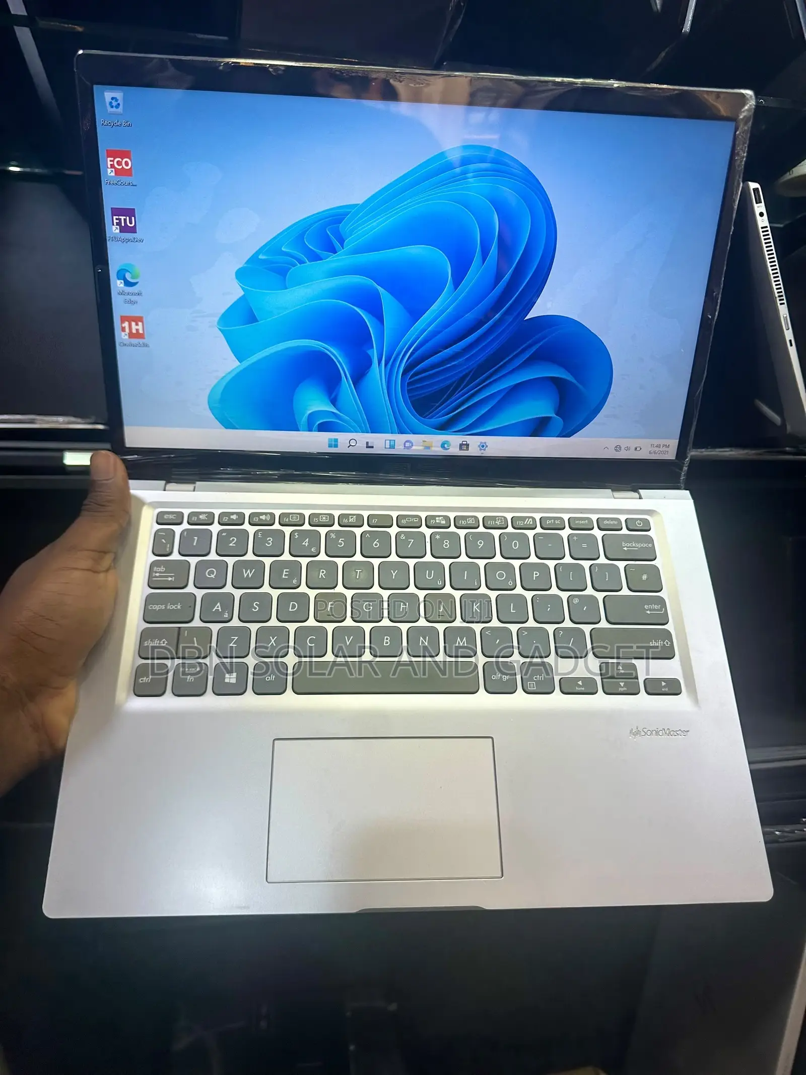 Laptop Asus Vivobook 14 4GB SSD 128GB