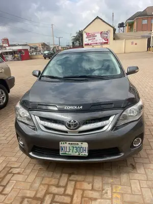 Toyota Corolla LE 4dr Sedan (1.8L 4cyl 4A) 2013 Gray