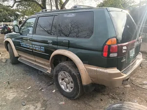 Mitsubishi Montero Sport 2002 Green